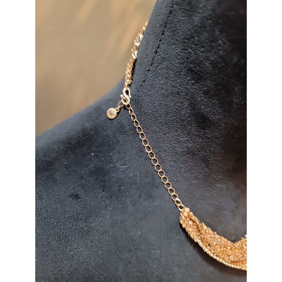 Women's Gold Mesh Bib Statement Necklace With Adjustable Lobster Clasp Chain - Picture 7 of 7